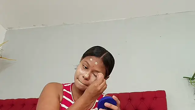 keyla mejia online show from 06/17/26, 12:07