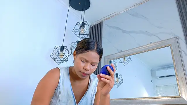 keyla mejia online show from 06/18/26, 12:09
