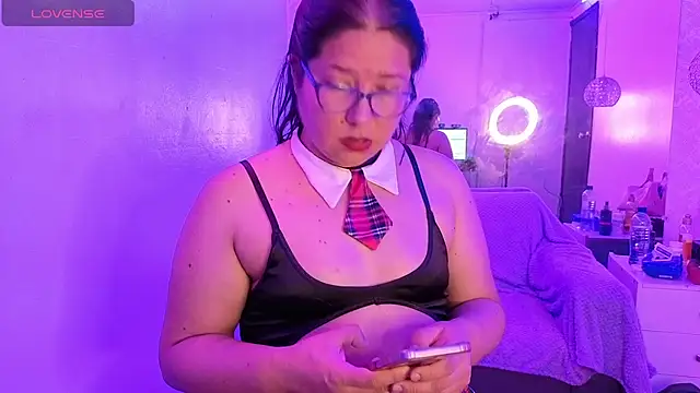 Snapshot of scarlett_widow_ chatting on 05/12/26, 03:03 scarlett widow online show from 05/12/26, 03:03