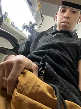 Oqui online show from 04/14/26, 09:32