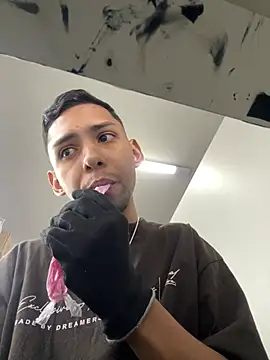 Oqui online show from 04/17/26, 08:23