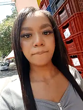 Snapshot of Kaylee_D__ chatting on 09/25/25, 04:00 Kaylee D   online show from 09/25/25, 04:00