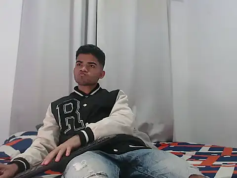 camillo beischel  online show from 09/11/25, 03:56