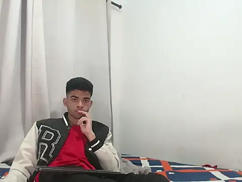 camillo beischel  online show from 09/12/25, 07:25