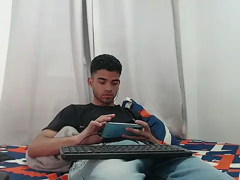 camillo beischel  online show from 09/15/25, 06:08