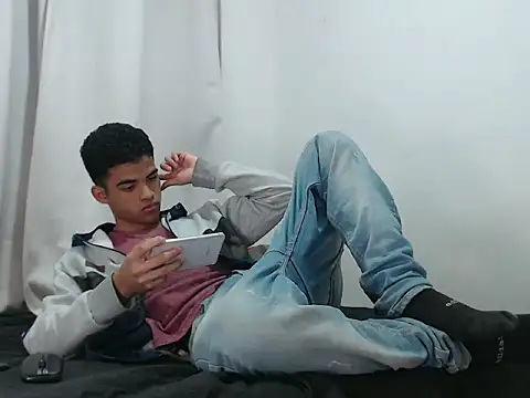 camillo beischel  online show from 09/28/25, 05:29