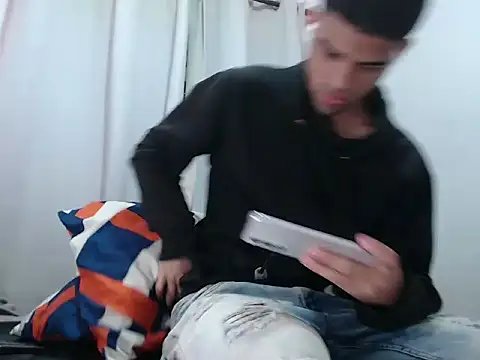 camillo beischel  online show from 10/08/25, 05:54