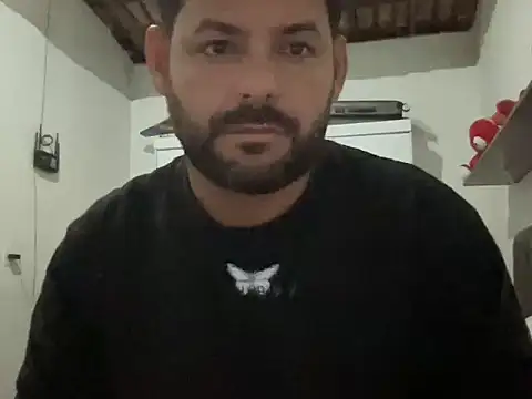 Snapshot of Almir10 chatting on 09/29/25, 04:06 Almir10 online show from 09/29/25, 04:06