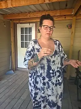 Snapshot of valeriejane chatting on 10/11/25, 02:48 valeriejane online show from 10/11/25, 02:48