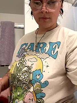 Alix Valentine online show from 10/11/25, 04:27