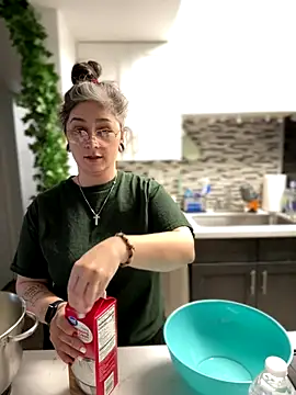 Alix Valentine online show from 12/05/25, 07:43