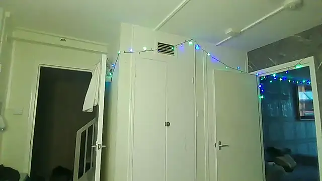 MilkyMarie1 online show from 12/05/25, 09:51