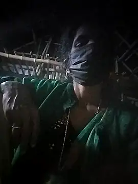 Tamilauntyhot online show from 11/18/25, 02:54