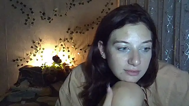 Lily Ember online show from 10/11/25, 11:03