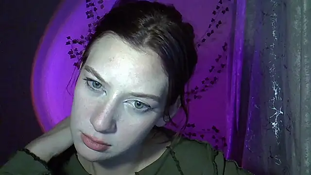 Lily Ember online show from 10/16/25, 10:11