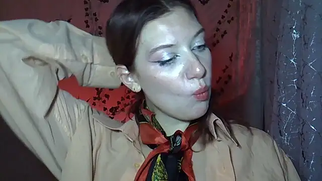 Lily Ember online show from 10/28/25, 10:12