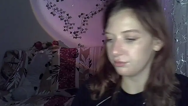 Lily Ember online show from 11/25/25, 07:03