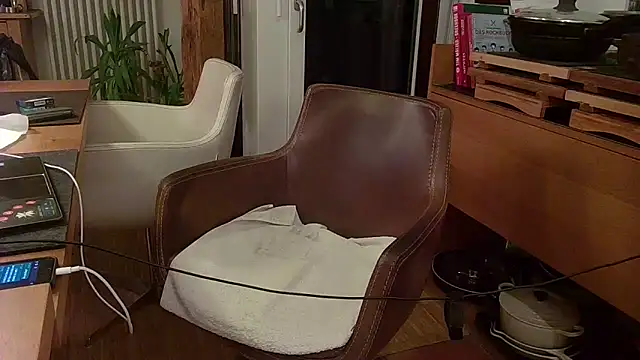 Unique X perience online show from 10/04/25, 11:25