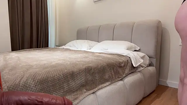 Kelly Berry   online show from 09/15/25, 08:25