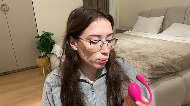 Kelly Berry   online show from 09/29/25, 08:30