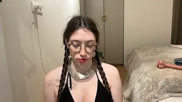 Kelly Berry   online show from 03/29/26, 06:08
