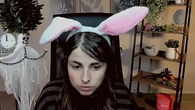 MartaEdams online show from 10/30/25, 06:15