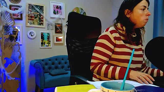 MartaEdams online show from 11/05/25, 07:08