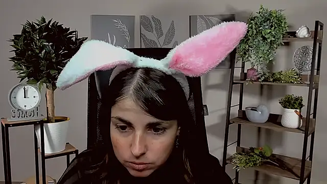 MartaEdams online show from 11/13/25, 06:23