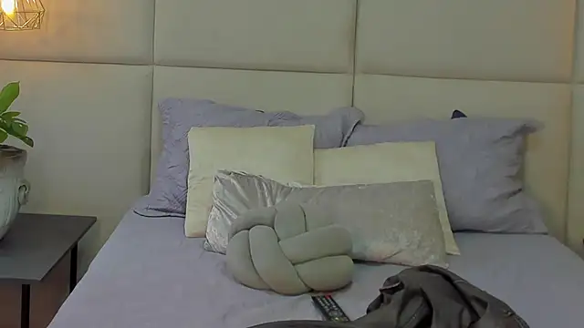 Snapshot of SamayRyann chatting on 06/12/26, 01:54 SamayRyann online show from 06/12/26, 01:54
