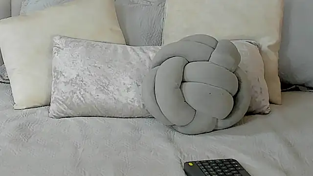 Snapshot of SamayRyann chatting on 07/07/26, 01:59 SamayRyann online show from 07/07/26, 01:59