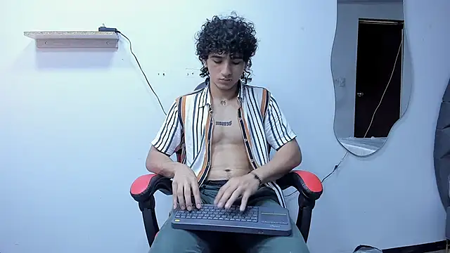 Snapshot of JackesTaylor chatting on 09/19/25, 04:58 JackesTaylor online show from 09/19/25, 04:58