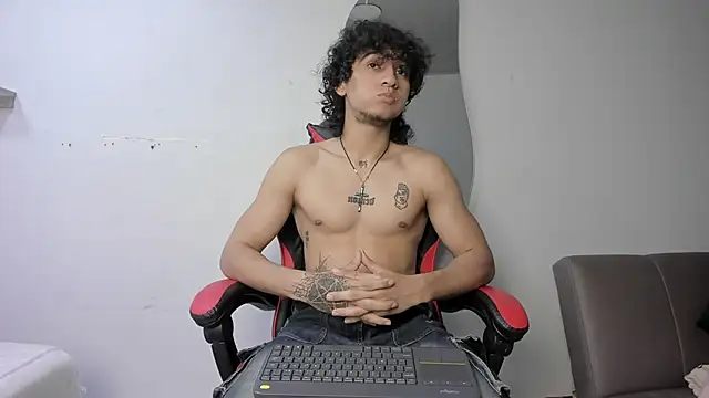 Snapshot of JackesTaylor chatting on 11/13/25, 05:39 JackesTaylor online show from 11/13/25, 05:39