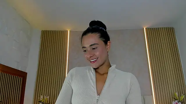 ZOEBARLOWE online show from 10/28/25, 07:05