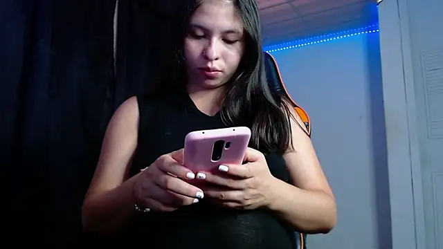 Snapshot of Abbiprada chatting on 09/25/25, 06:22 Abbiprada online show from 09/25/25, 06:22