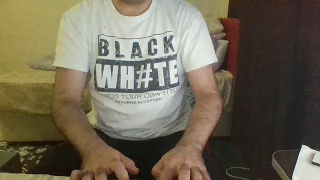 Snapshot of st206boy chatting on 07/07/26, 02:58 st206boy online show from 07/07/26, 02:58