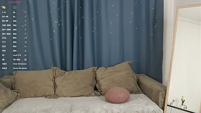 TaiteFairfield online show from 11/04/25, 06:34