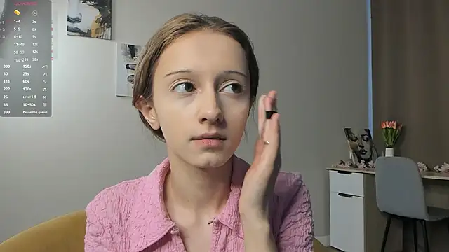 TaiteFairfield online show from 02/22/26, 08:02