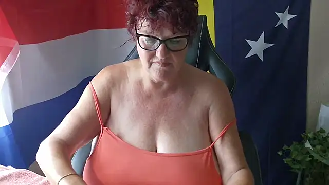 -Curvy- online show from 06/23/26, 08:45