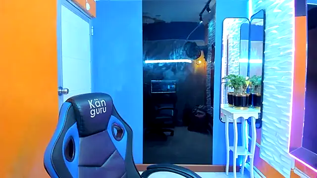 lucia ht online show from 10/04/25, 01:36