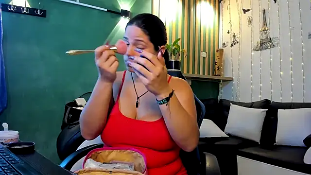 lucia ht online show from 10/29/25, 03:53