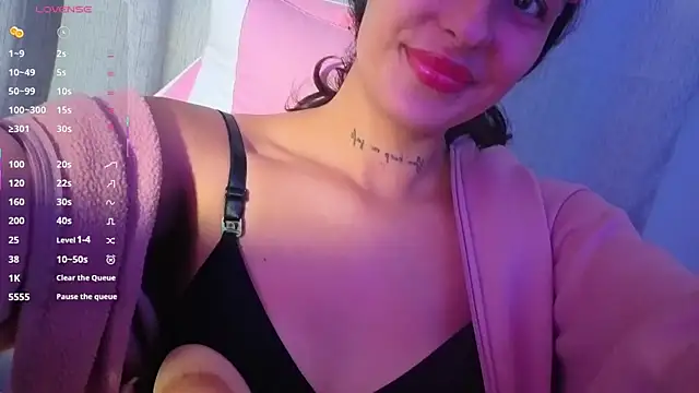 Snapshot of allysy_nc chatting on 11/24/25, 02:33 allysy nc online show from 11/24/25, 02:33