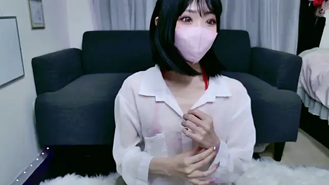 Snapshot of momochan_777 chatting on 10/17/25, 09:34 momochan 777 online show from 10/17/25, 09:34