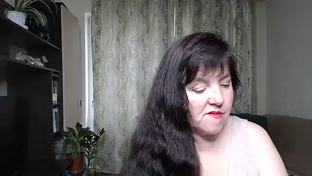 Snapshot of Illusionq chatting on 06/07/26, 10:30 Illusionq online show from 06/07/26, 10:30
