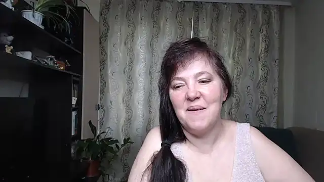 Snapshot of Illusionq chatting on 06/24/26, 10:25 Illusionq online show from 06/24/26, 10:25