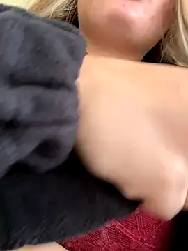 Snapshot of StephanieMur chatting on 09/14/25, 04:55 StephanieMur online show from 09/14/25, 04:55