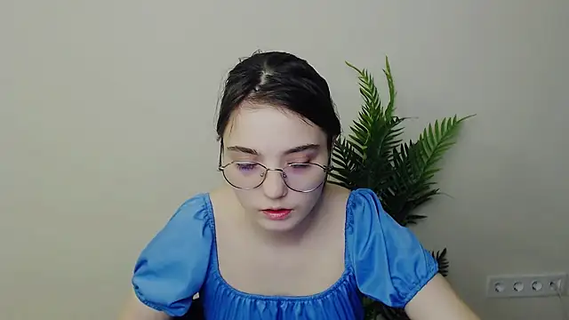 Snapshot of Sun_Shine__ chatting on 05/05/26, 09:34 Sun Shine online show from 05/05/26, 09:34