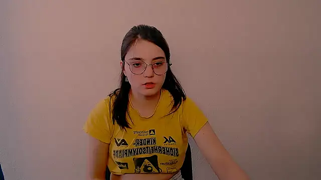 Snapshot of Sun_Shine__ chatting on 05/15/26, 01:07 Sun Shine online show from 05/15/26, 01:07