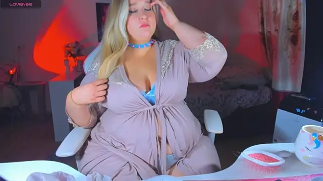 Snapshot of VanessaHayees chatting on 07/19/26, 10:02 VanessaHayees online show from 07/19/26, 10:02
