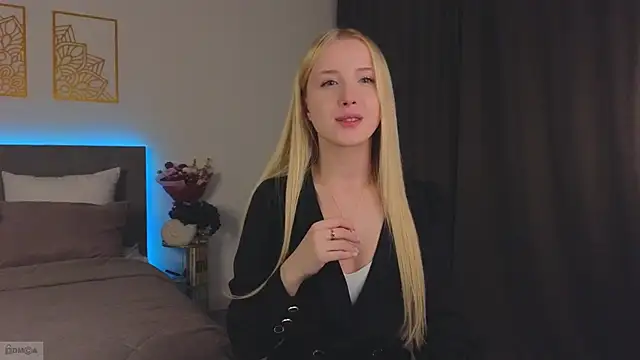 Snapshot of Adele_Armas chatting on 10/08/25, 11:35 Adele Armas online show from 10/08/25, 11:35