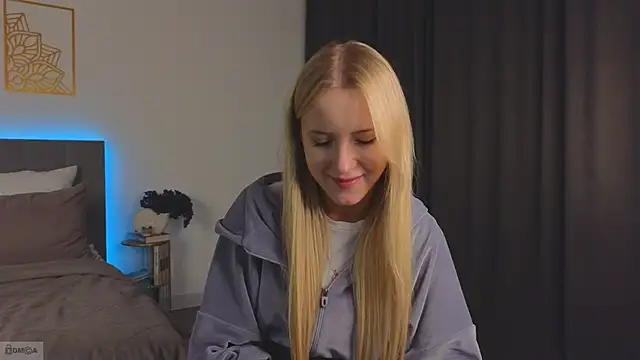 Snapshot of Adele_Armas chatting on 10/21/25, 10:10 Adele Armas online show from 10/21/25, 10:10